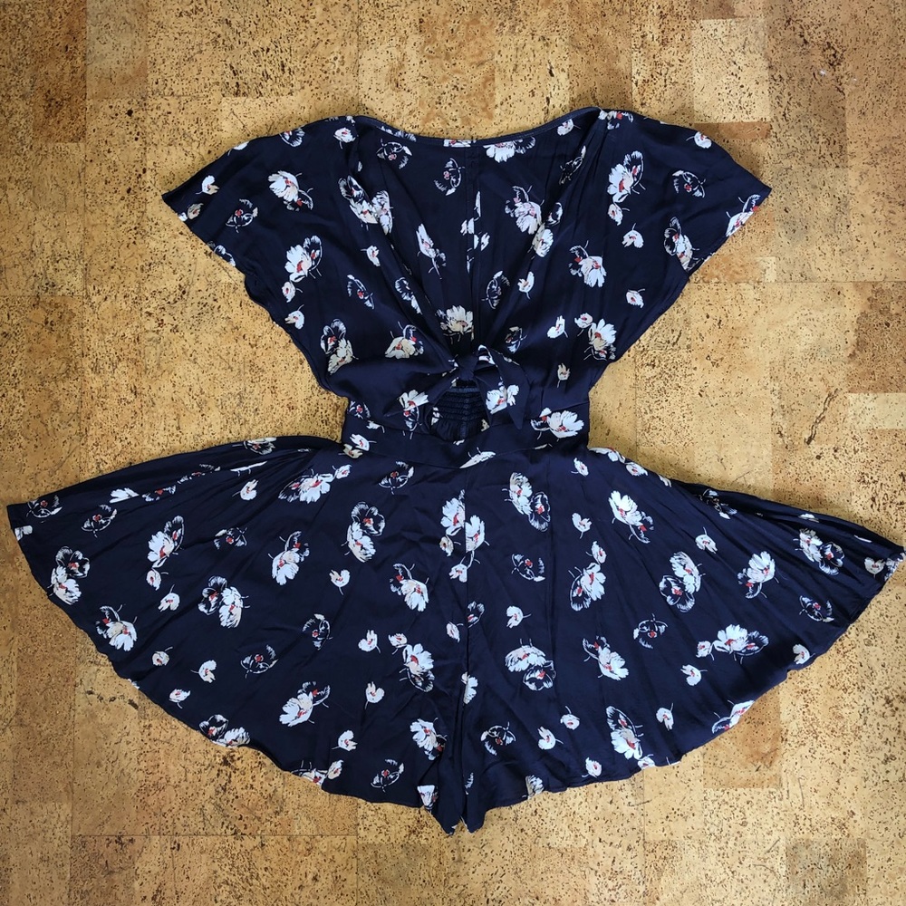 URBAN OUTFITTERS FLORAL ROMPER